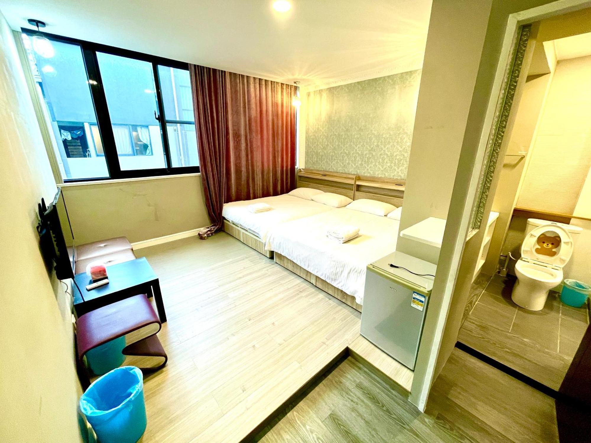 Fengchia Oslo Hotel Taichung Exterior photo